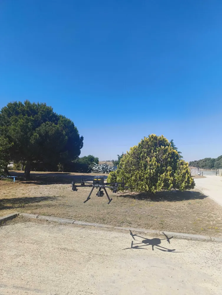 Dron LIDAR en campaña de vuelo sobre un ámbito territorial extenso
